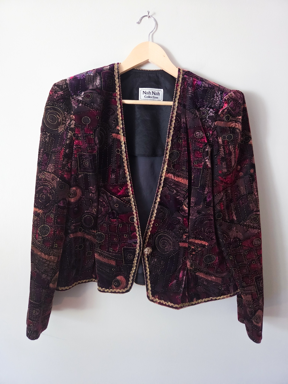 Nah Nah Collection Women's Velvet Patterned Open Blazer in Burgundy
